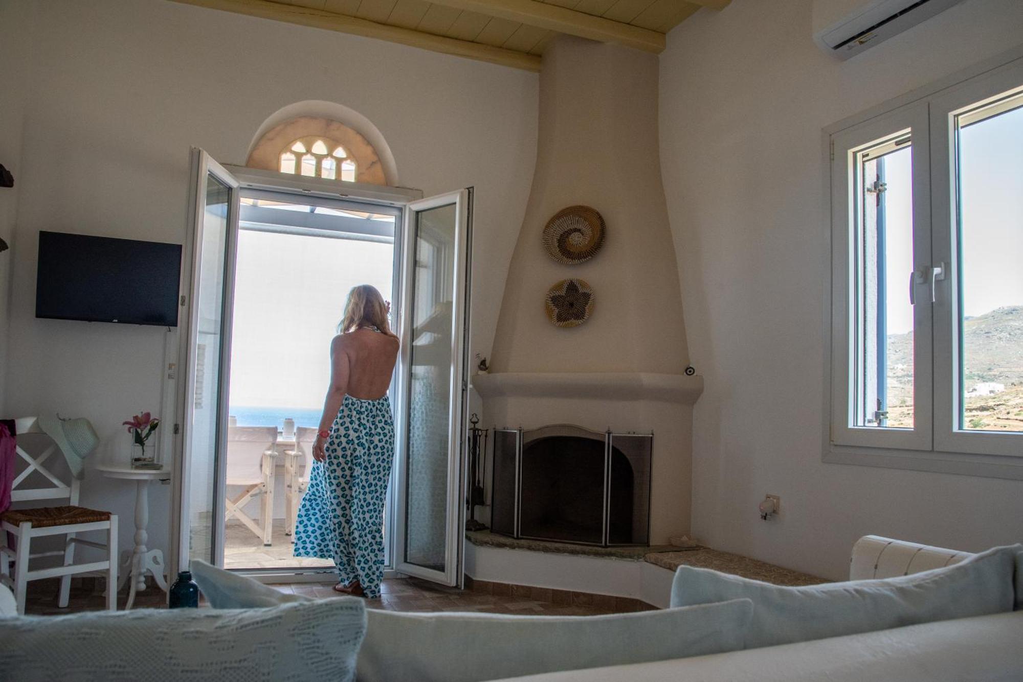 Iliopetra Residence Agios Romanos Ngoại thất bức ảnh