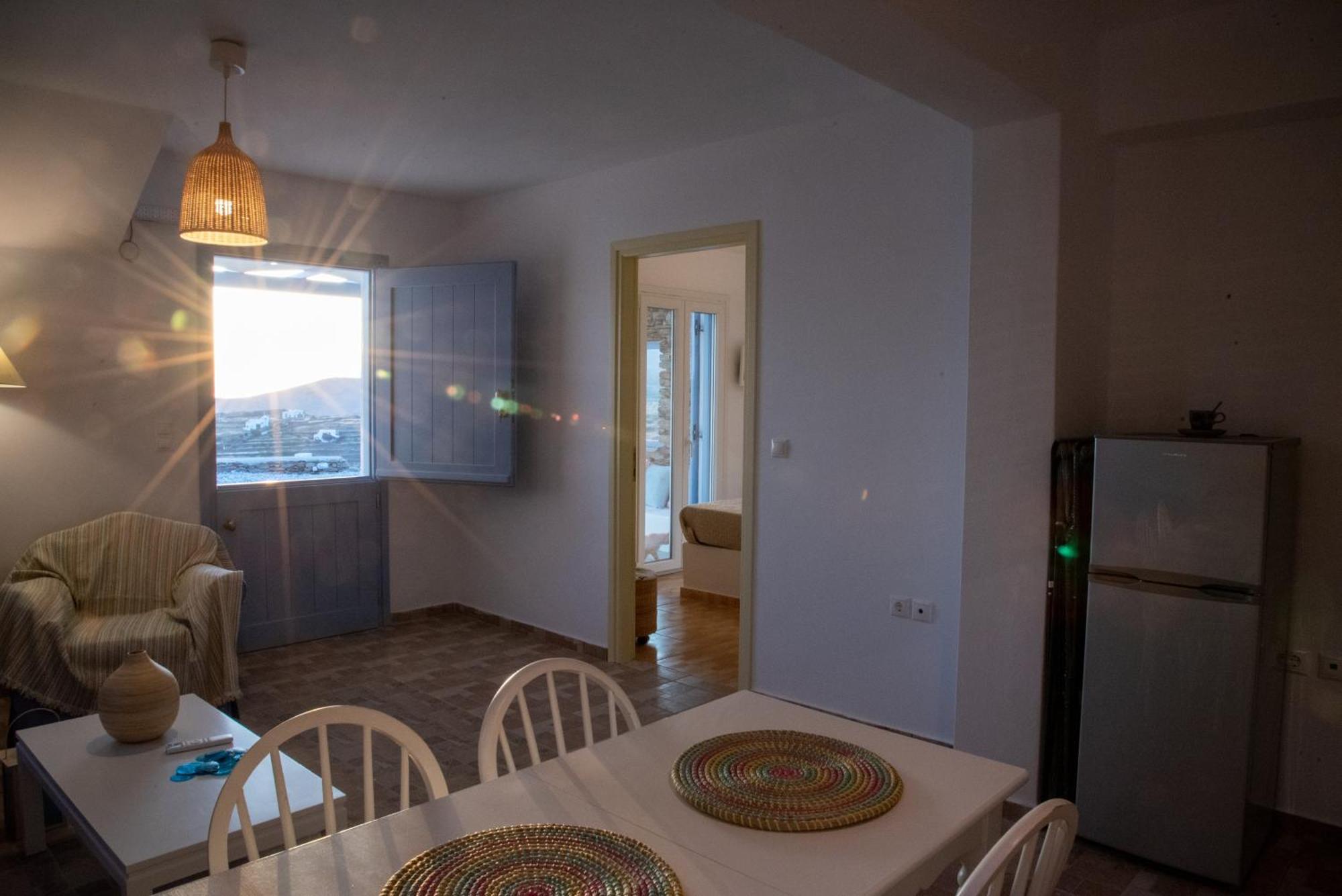 Iliopetra Residence Agios Romanos Ngoại thất bức ảnh